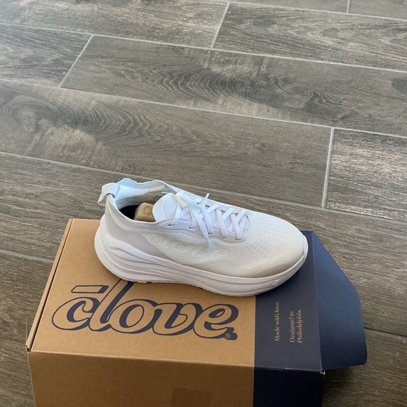 NewCLOVE nursing shoes Forte Brilliant White Size 7